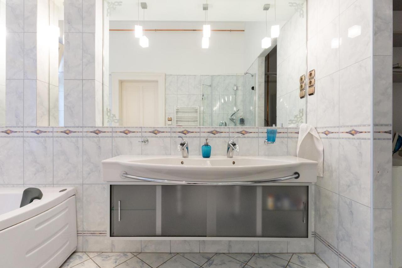 Luxury Central Apartment Budapest Exterior photo